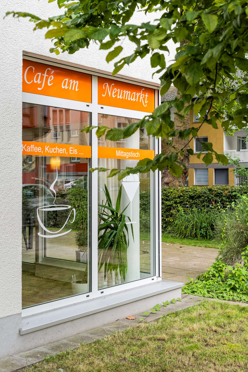 Schaufenster Cafe am Neumarkt in Dortmund